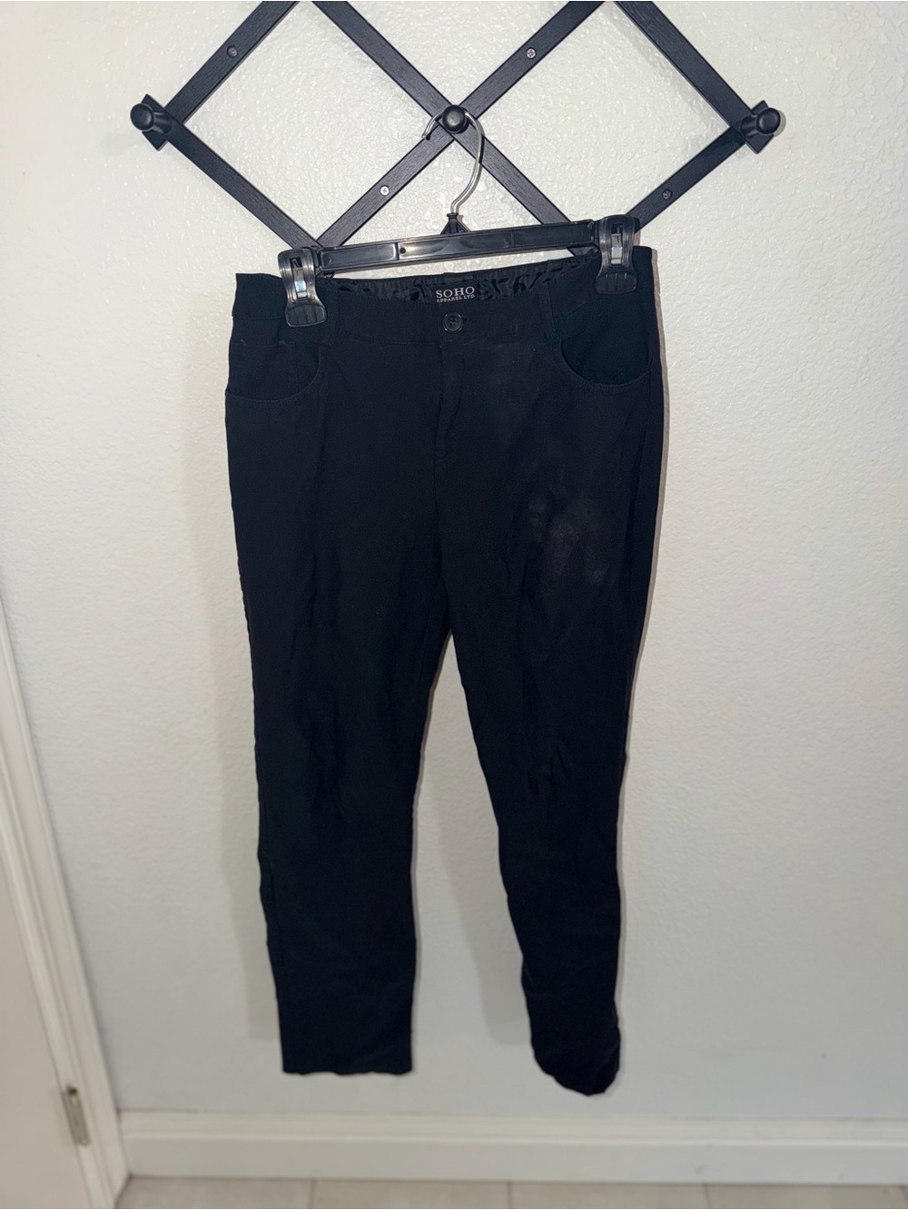 SOHO Apparel Women’s Size 6 Black Ponte Skinny Pants Stretch Ankle Trousers - Picture 2 of 4